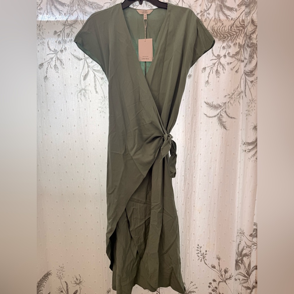 & Other Stories Sage Green V-Neck Dress